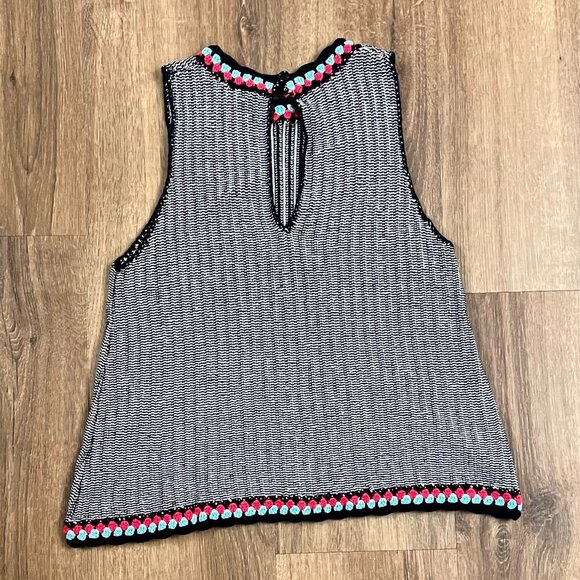 THML Sleeveless Sweater Tank Crochet Neckline Sz XS - Picture 8 of 12